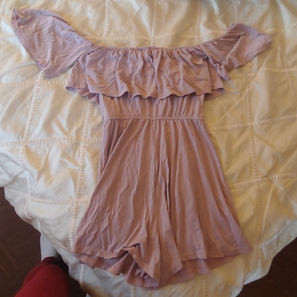 A jumpsuite - Picture 2 of 2